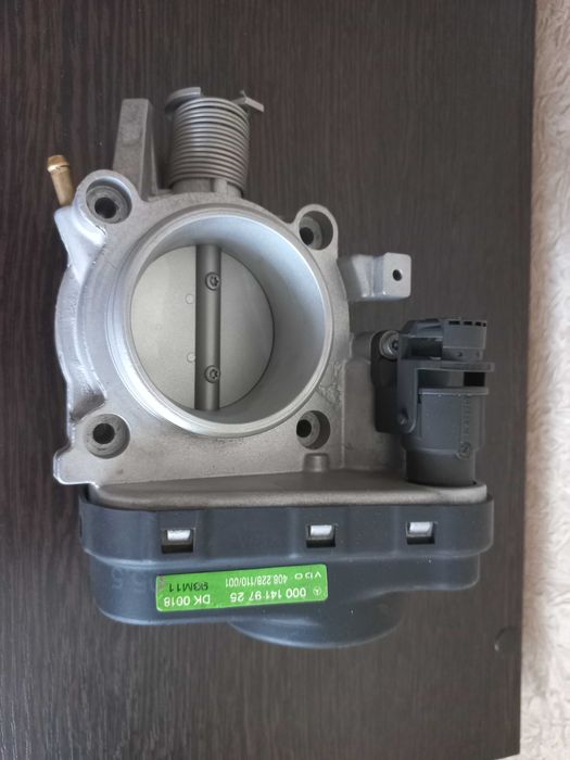 Дроссельная заслонка Mercedes Benz M111