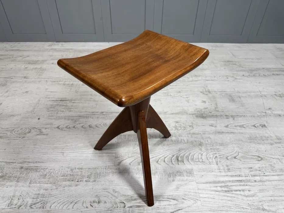 Стол за пиано Girsberger от 1956г. Р458-Д