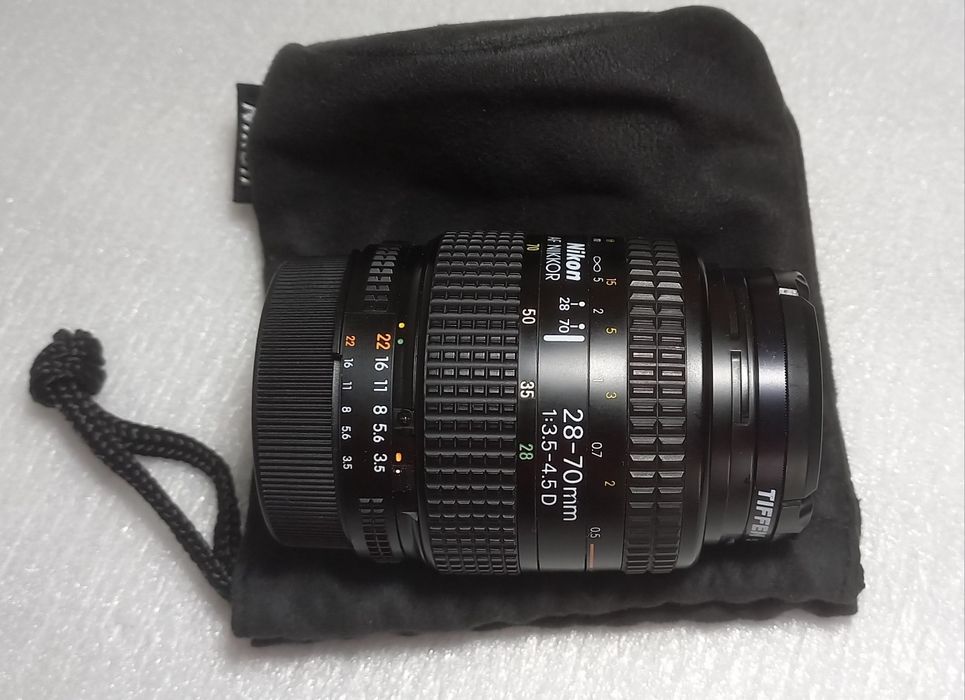 Obiectiv foto NIKON FX - AF Nikkor 28-70 mm 1:3,5 -4,5 D