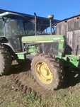 Tractor John Deere 3050 si utilajele aferente
