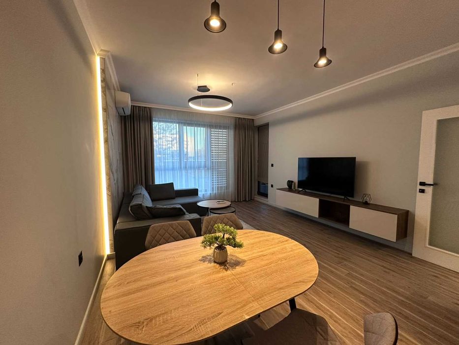 Луксозен двустаен апартамент в Смирненски с паркомясто