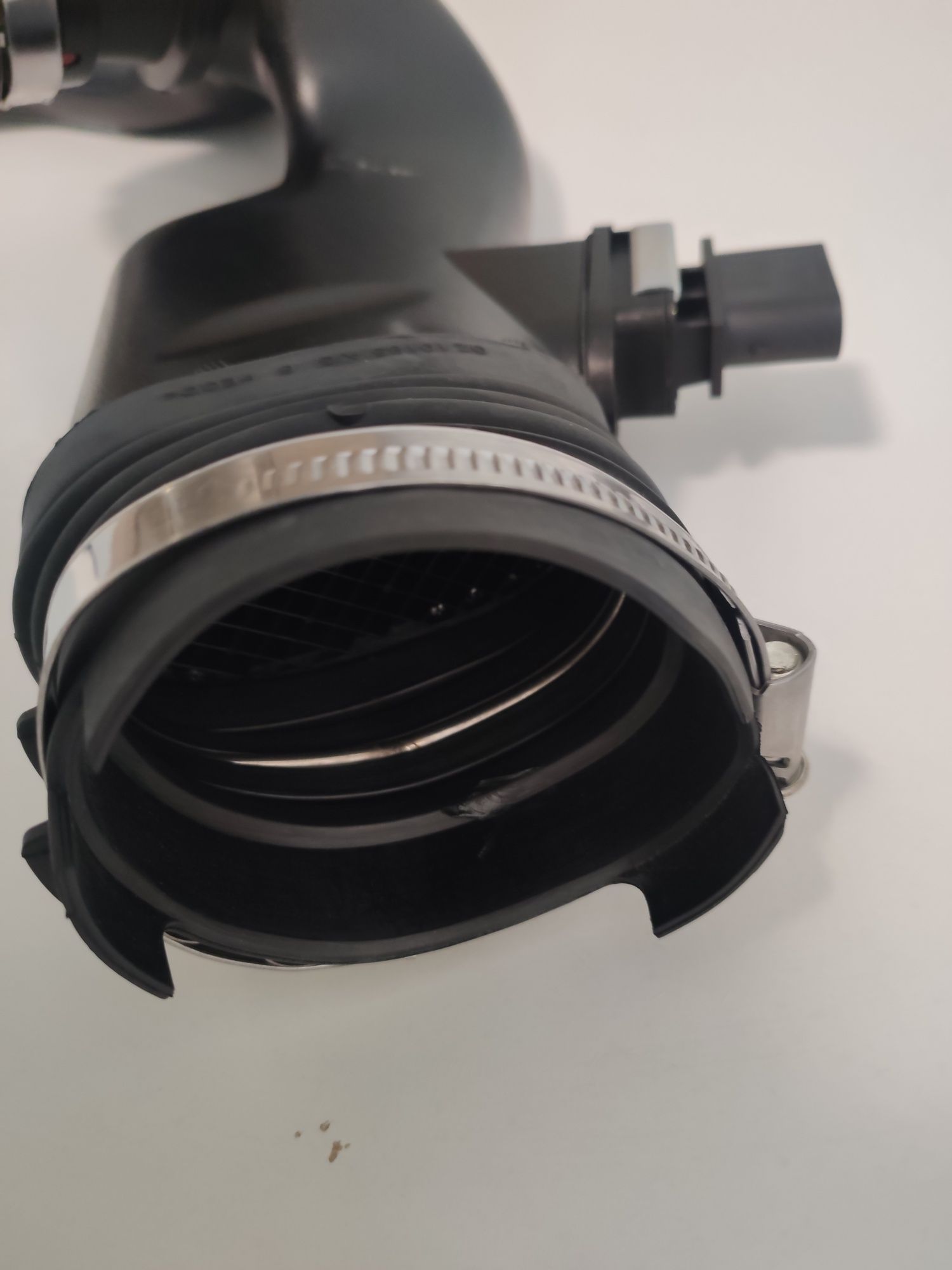 НОВО С ГАРАНЦИЯ 2г.Въздуховод Лястовица-Дебитомери W164/W211 320CDI V6