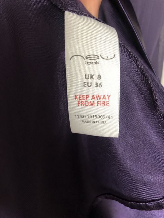 Рокля в кралско лилаво