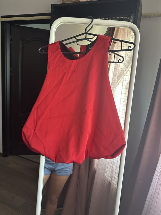 Top roșu Zara – mărime S, nou cu etichetă