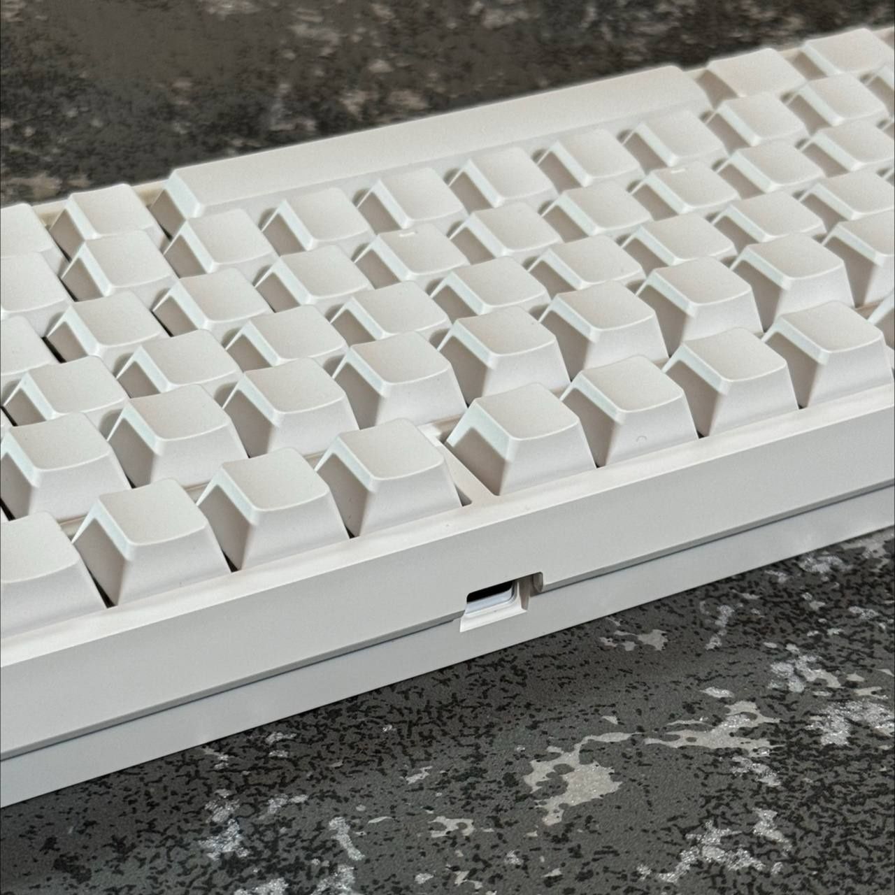 Механическая клавиатура. Akazz ak820 (AKH136 KEYCAPS)