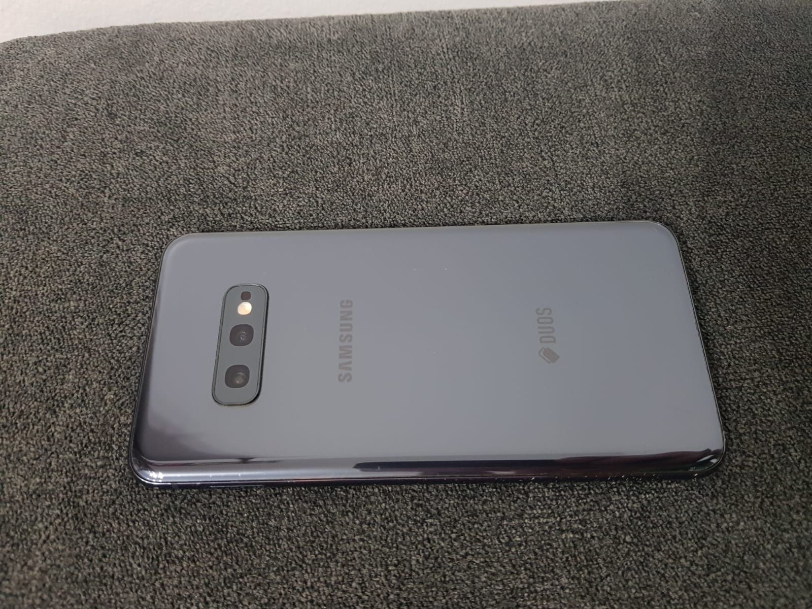 Samsung Galaxy S10 E