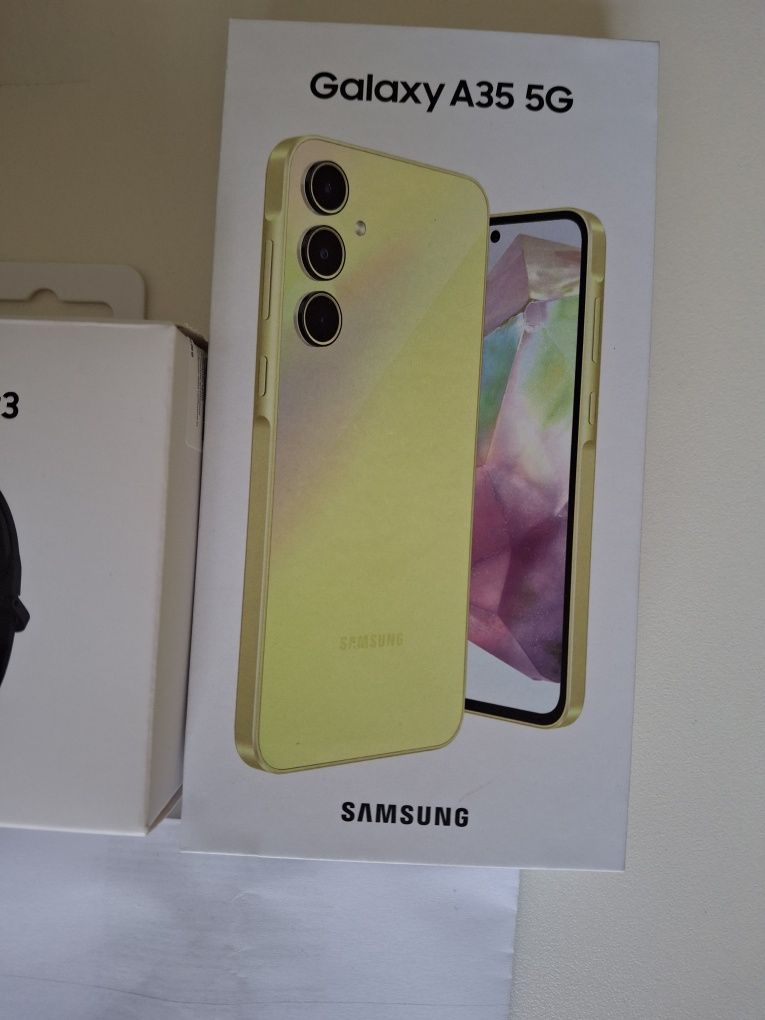Намален Samsung galaxy a35 и фитнес гривна