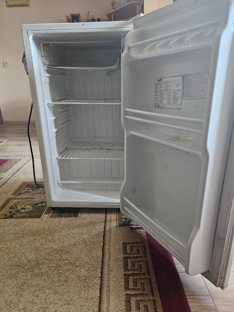 Мини барный холодильник б/у