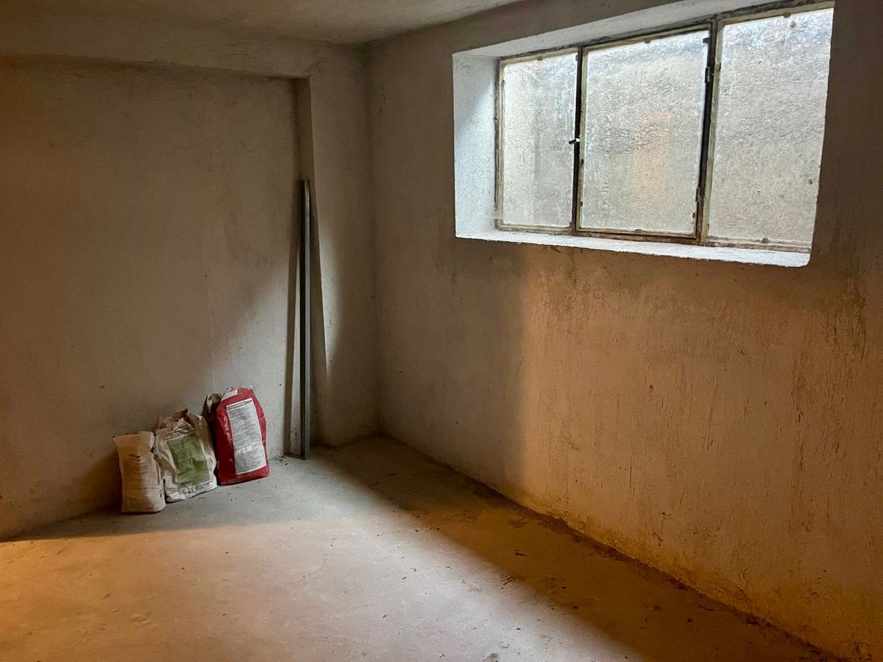 Продава се Тристаен апартамент в Казанлък - 84 кв.м за 1032 €/кв.м - Снимка #15