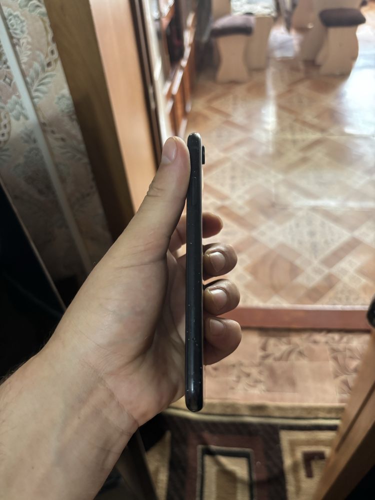 Продам Iphone Xr