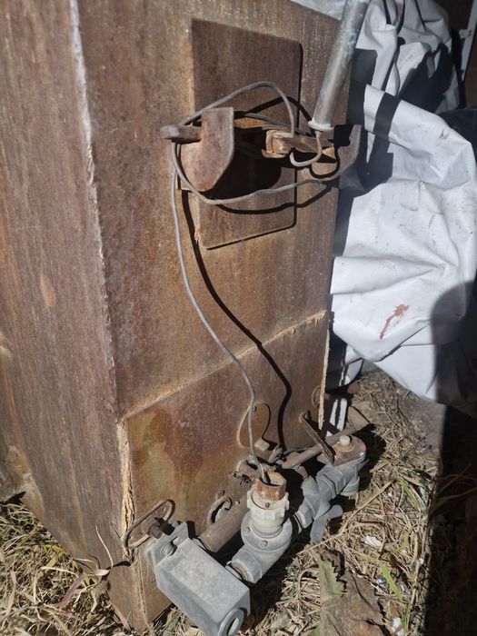 Продам печь для отопления на газе, угле и дровах