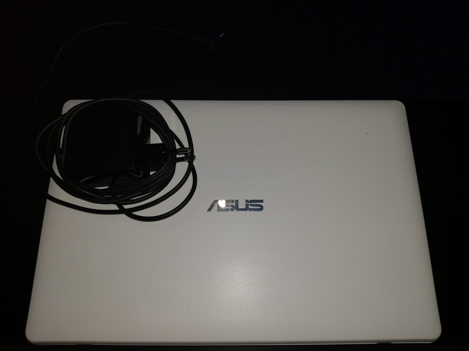 Laptop  Asus F200 CA