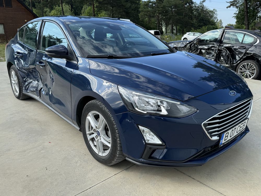 Ford Focus 1.5 TDCI 120cp 2021 Berlina avariat