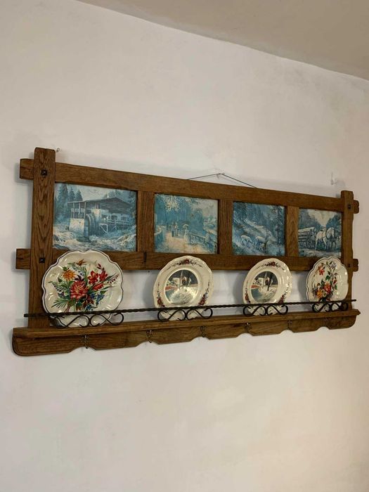 Cuier cu suport de farfuri