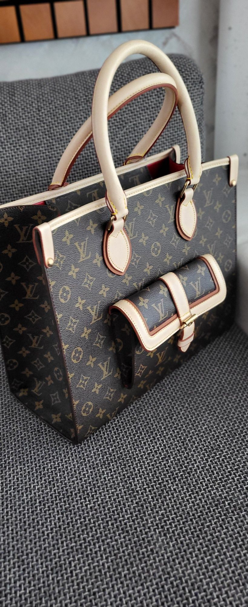 Дамска чанта Louis Vuitton