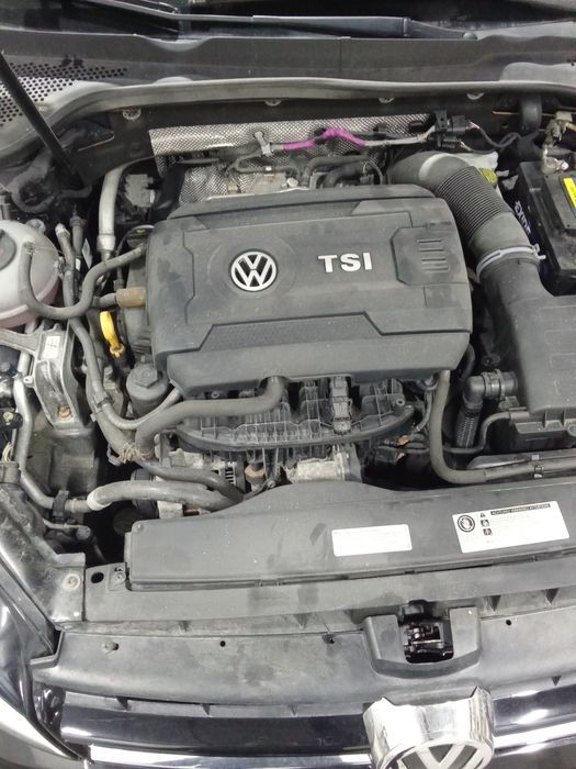 Vând motor vw golf 7,Skoda  .1,8 tsi 170 HP 105 000 km an 2017