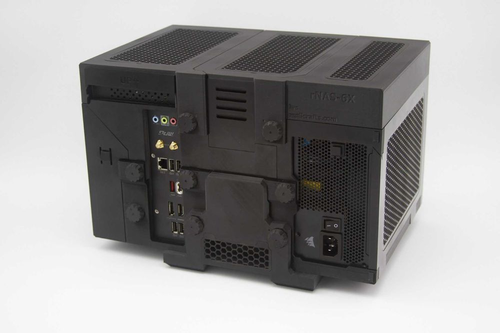 Carcasa NAS Server 6xHDD 3.5' + 2x2.5' Volum 19L