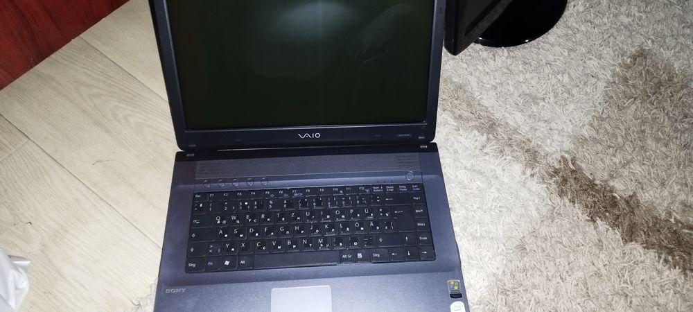 Продам ноутбук, на запчасти.