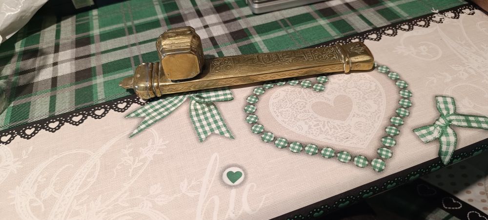 Продавам стара османска мастилница