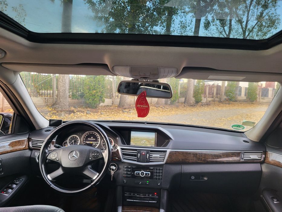 Vând  Mercedes Benz E class
