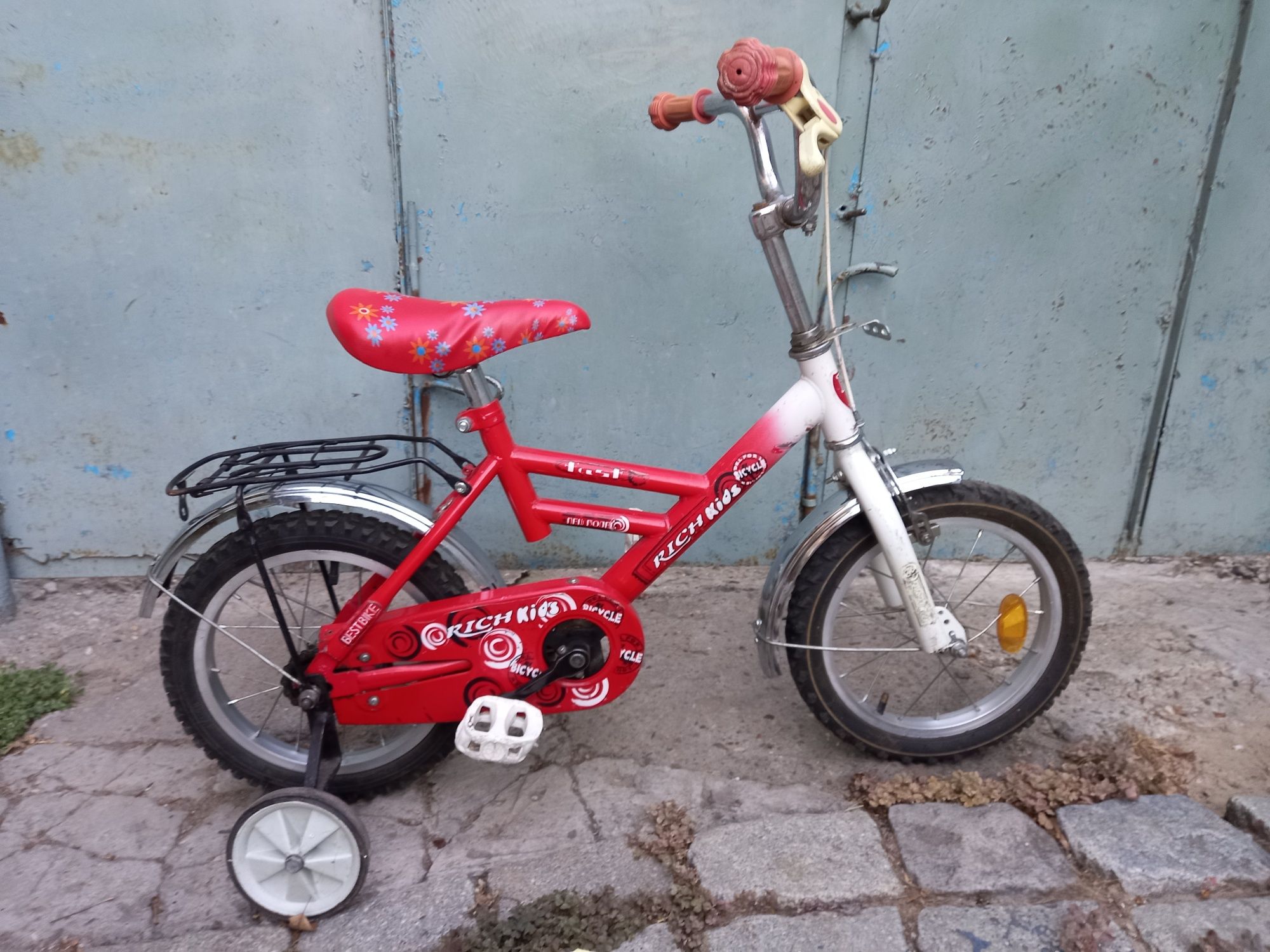 Bicicleta ,ptr.copii 4-8ani,aproape noua,roti 14inci stare f.buna