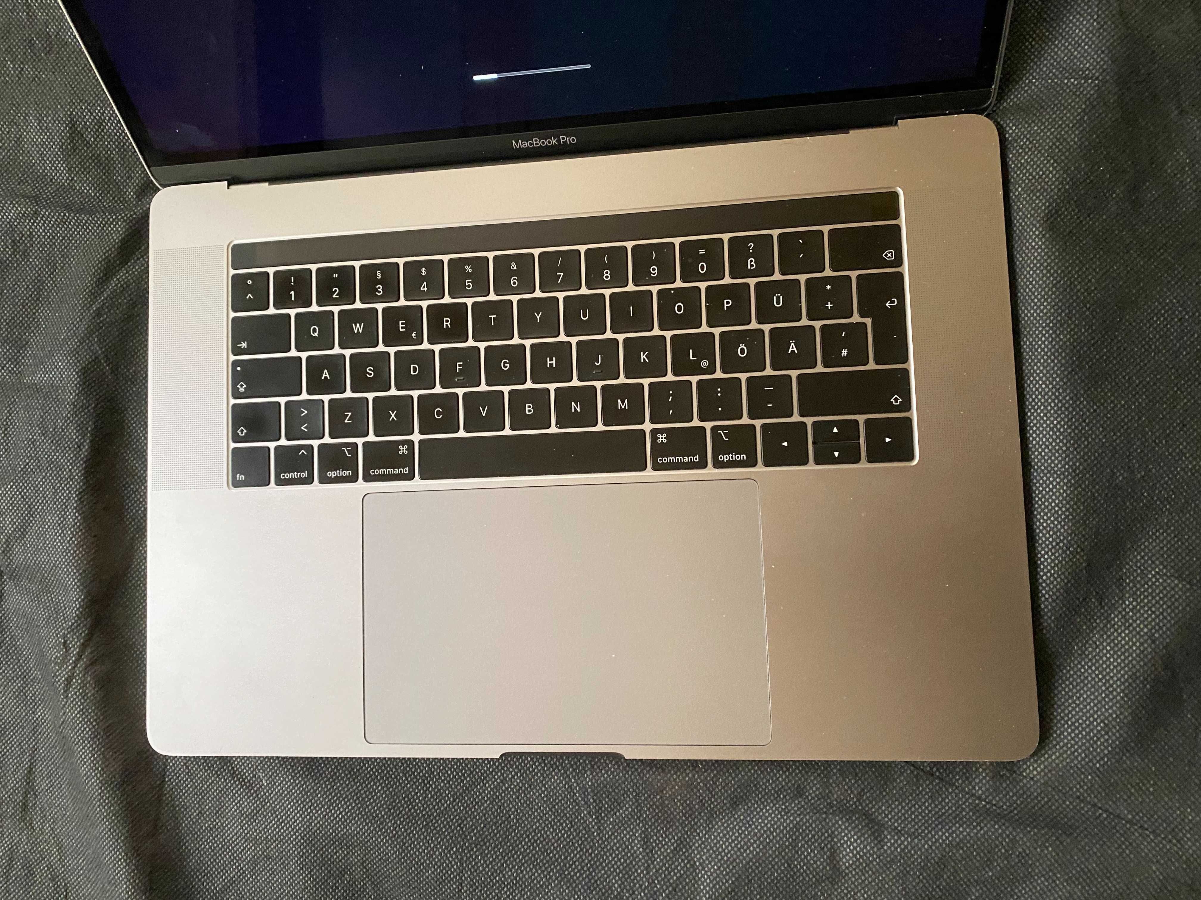 15" Core i7 MacBook Pro A1990 Touch/2019/ -НА ЧАСТИ