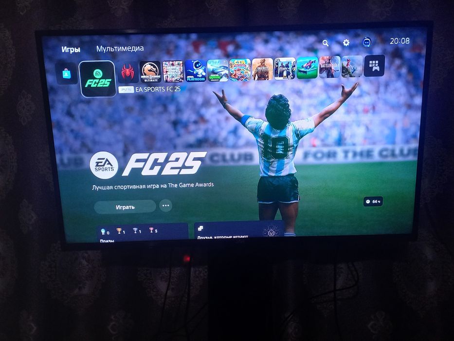 PS5 slim holati ideal tiniq 1TB original djoystik 2 o'yinlar yozigan.