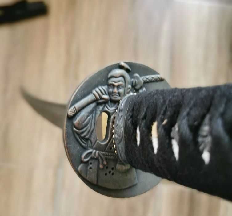 Комплект 3 броя луксозни японски самурайски мечове.