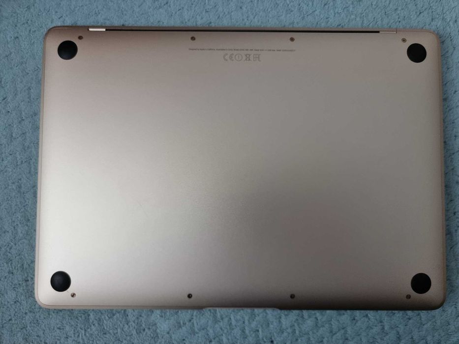 Macbook 12 2016 gold, 90% baterie