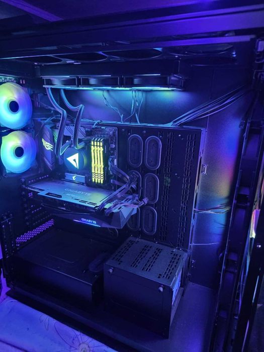 Corsair Obsidian + 3TB HDD + 250GB SSD + 5 ventilatoare ARGB - 600 RON