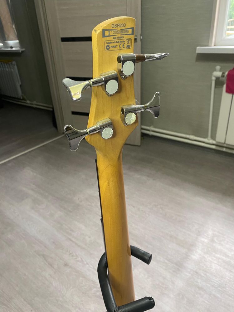 Бас-гитара Ibanez GSR200