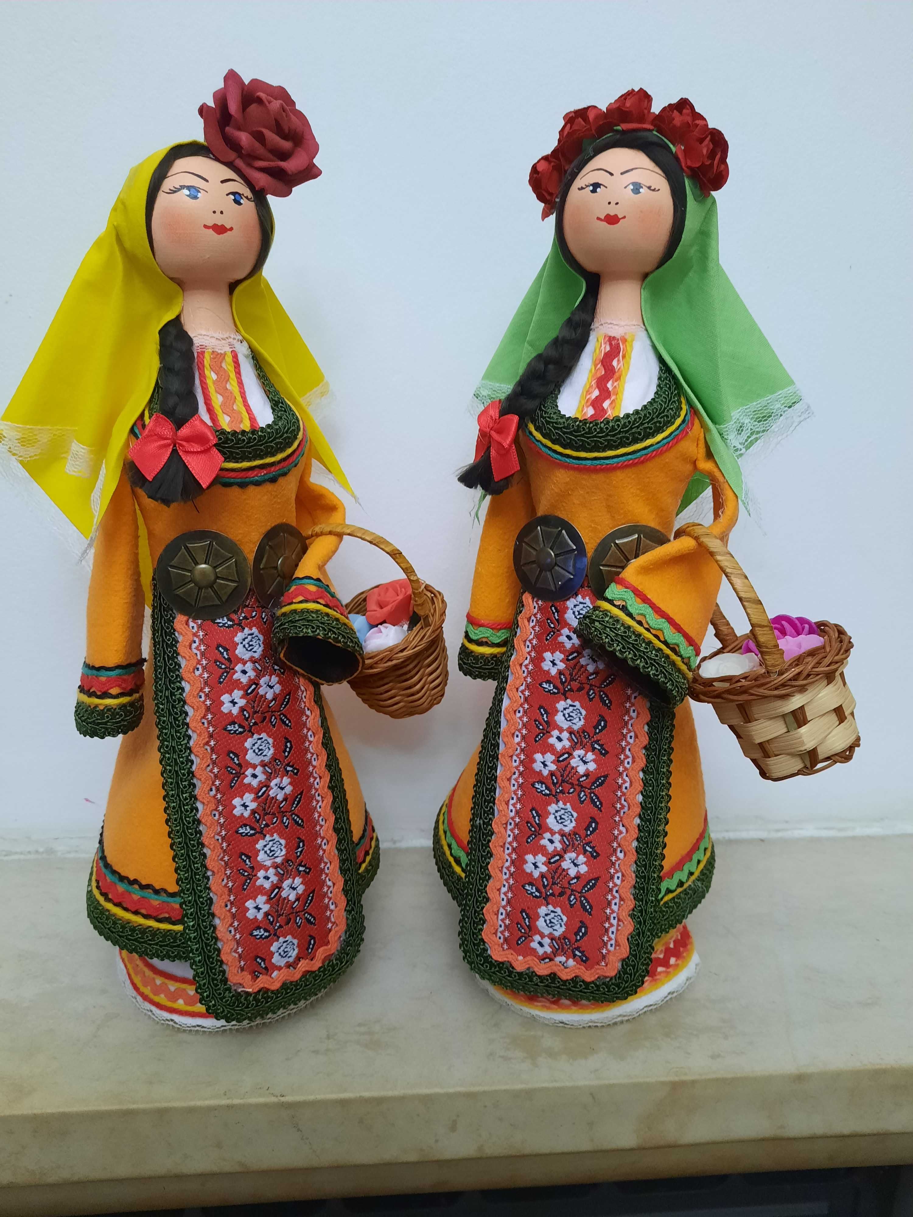 Традиционни кукли с народни носии