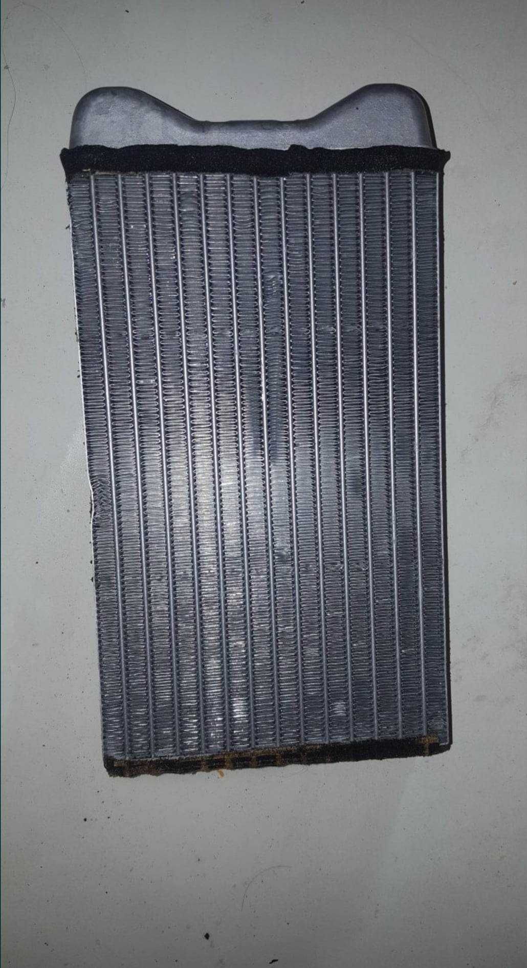 Aripa dreapta in fata si radiator Audi A4