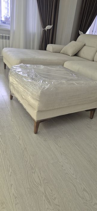 Пуфик для дивана новый!!