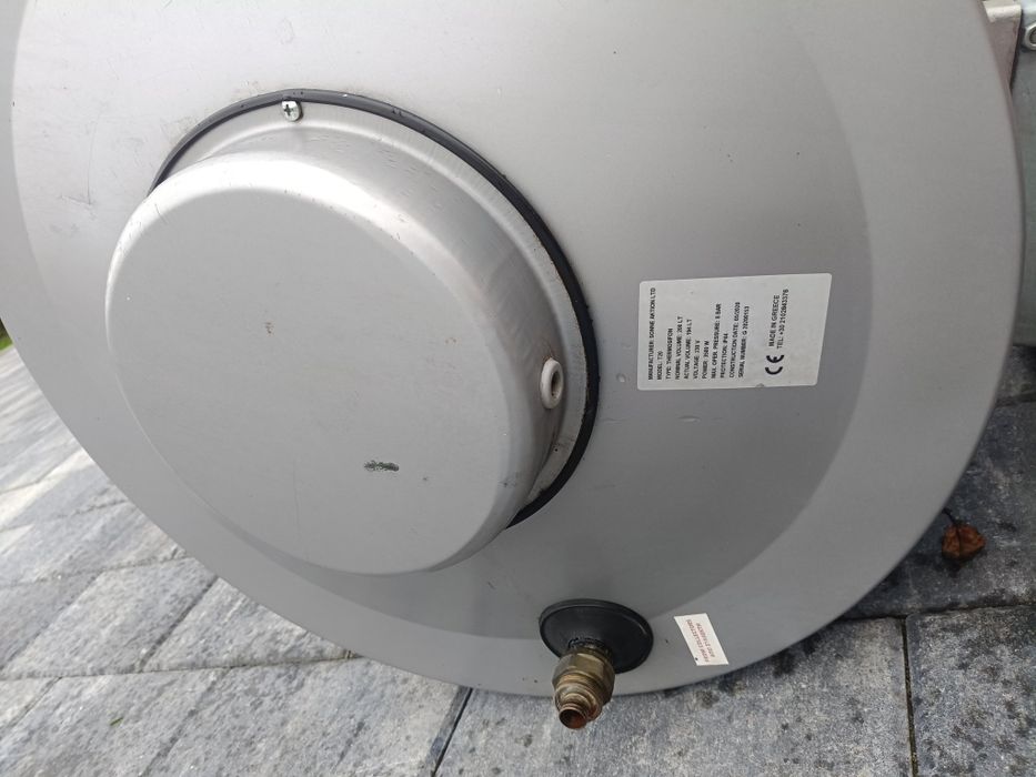 Sitem încălzire solar Sonne Aktion 300 l cu doua panouri solare