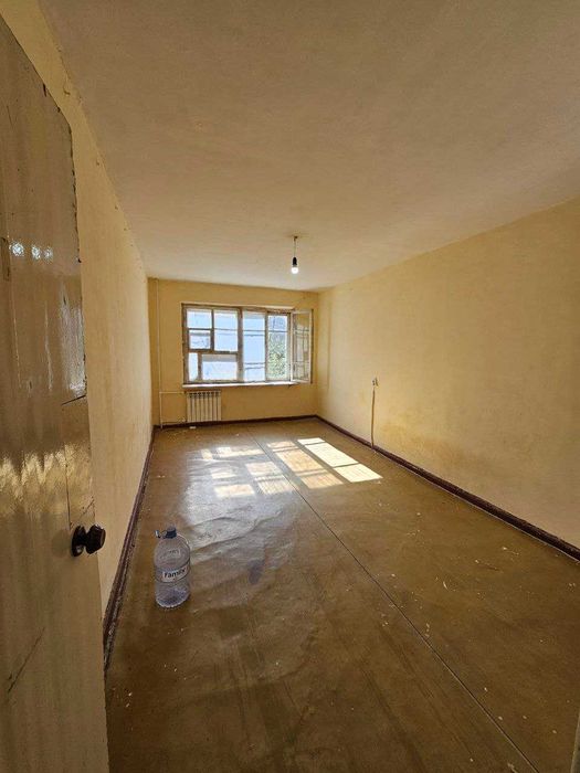 Продаётся 4х комнатная квартира на 2 этаже с развитой инфраструктурой