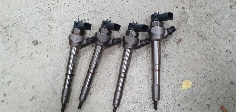 Injectoare AUDI A6 4G C7 Facelift 2.0 TDI CSU CNH 04L130277AE