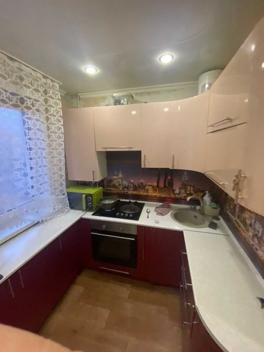 Продам 1 комнатную квартиру. район Дом Быта