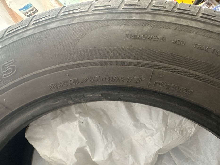 Vand cauciucuri vara Hankook in stare foarte buna