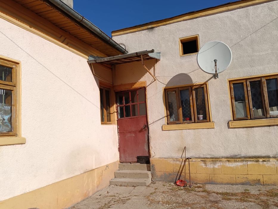 Vând casă 26 km de Craiova