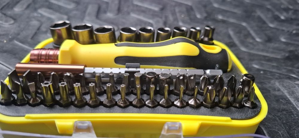 Набор профессиональных отвёрток.