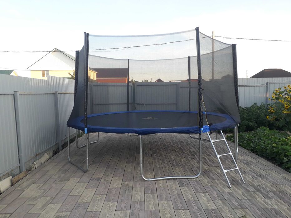 Батут 488см с защитной сеткой и лестницей FitTop-16FT