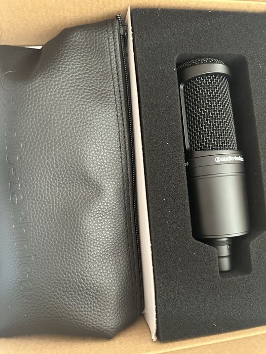 Продаю новый микрофон AT 2020