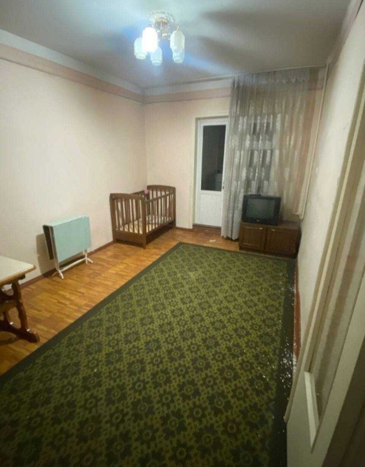 Продаётся квартира Юнусабад 17кв 2/2/5