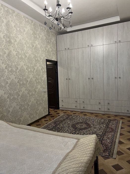 Сдам квартиру 4х комнатную на Шота Руставели