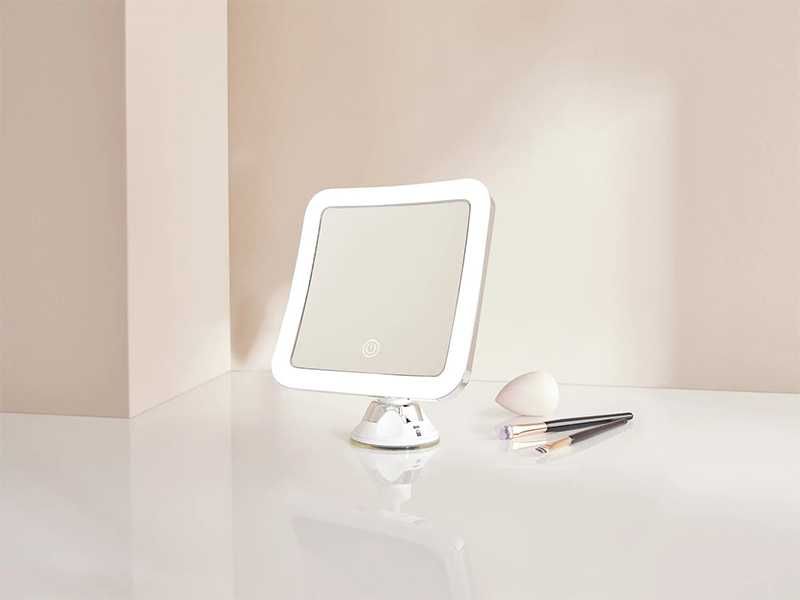 НОВО! Козметично огледало квадрат 5х LED Touch с вакуум