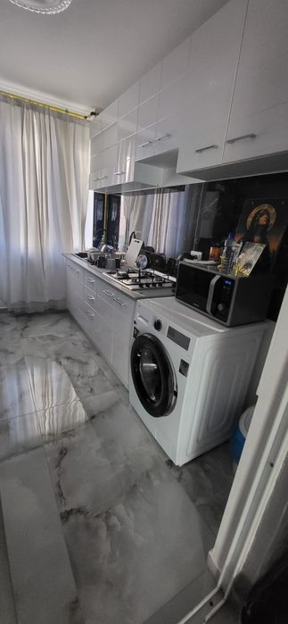 Apartament de vânzare două camere confort 1  str 1 decembrie,gaze