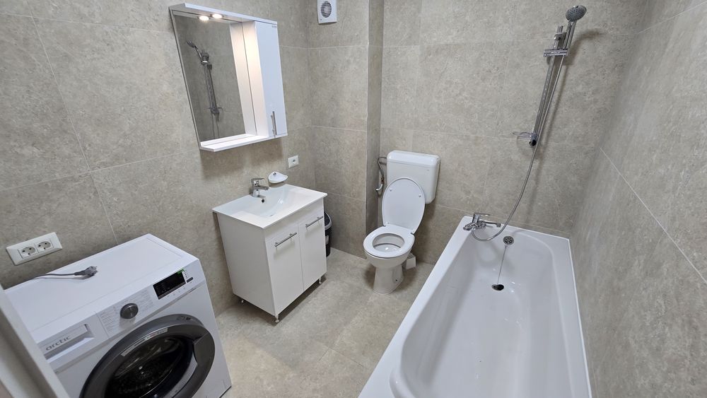 Închiriere apartament 3 camere • 75 mp • 2 băi • Etaj 5 • Loc parcare