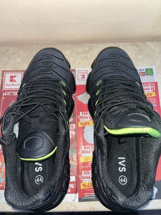 Продавам чисто нови обувки