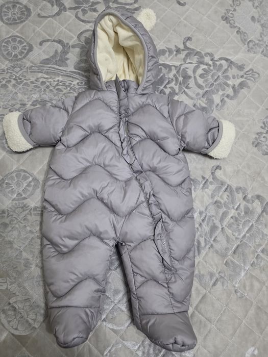 Продам комбинезоны детские